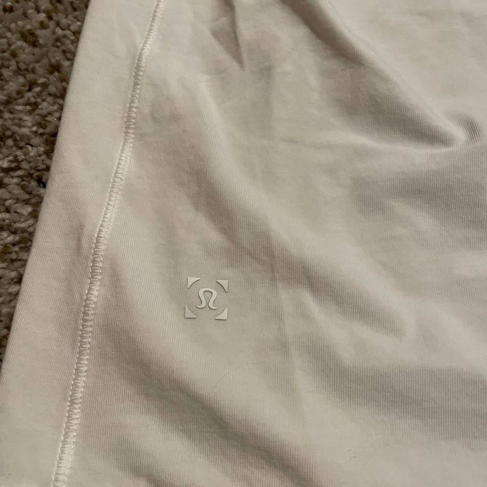 Lululemon V-neck T-shirt. Large.